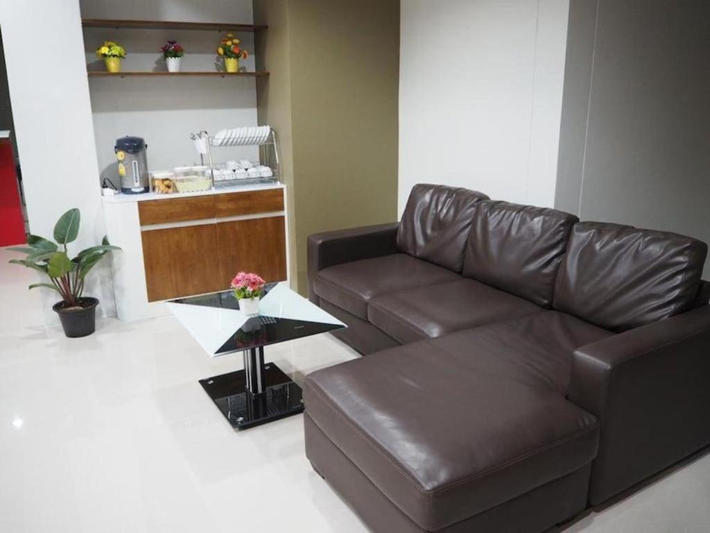 Regent Room Hotel สุราษฎร์ธานี ภายนอก รูปภาพ