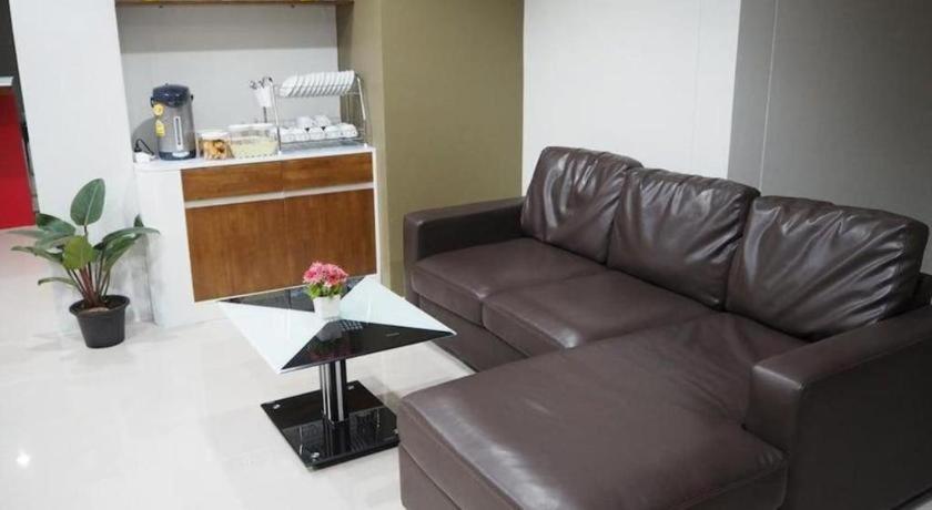 Regent Room Hotel สุราษฎร์ธานี ภายนอก รูปภาพ